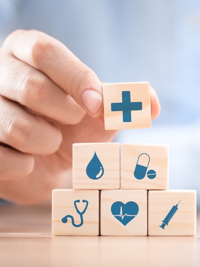 Parcours de soins coordonné avec professionnels de santé – illustration avec blocs médicaux